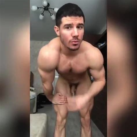 Muscle Naked Guy Showing Himself ThisVid
