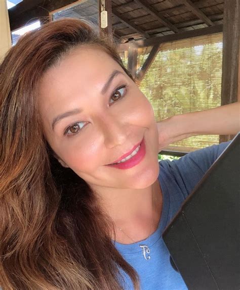 5 Skincare Tamara Bleszynski Hot Mama Yang Selalu Awet Muda