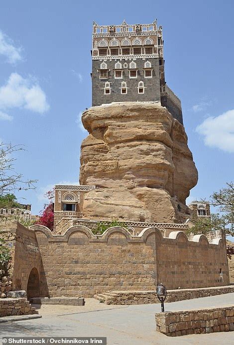 The Spectacular Five Storey Dar Al Hajar Palace In Yemen