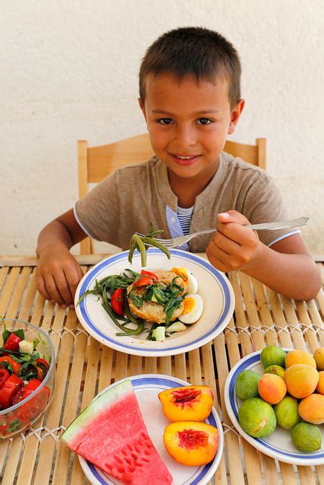 How To Help Your Child Stick To The Mediterranean Diet Sbs Food