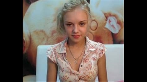 Cute Young Blonde Webcam Strip • Virtualstripper