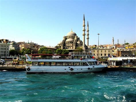 Where does the Bosphorus cruise leave from? 2