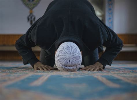 A Call To Prayer 4 Ways To Pray For Muslims During Ramadan Abwe