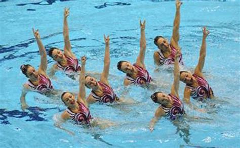 Synchronized Swimming Dance