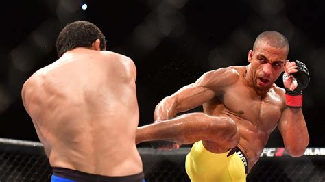 Knockout Watch Edson Barboza Crumble Beneil Dariush Via Flying Knee At