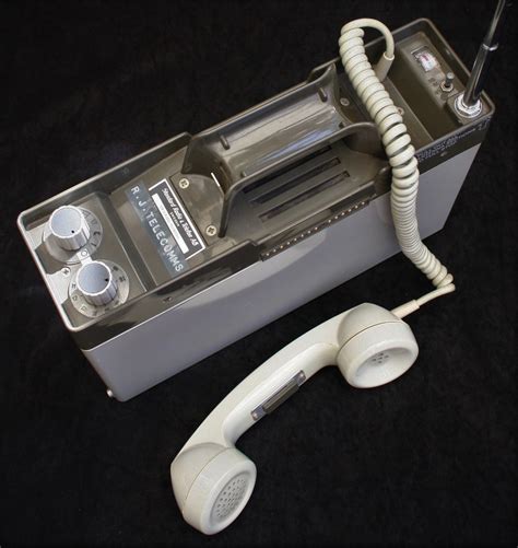 ITT STR-15 Portable Marine VHF Radio Telephone c1971 - historictech