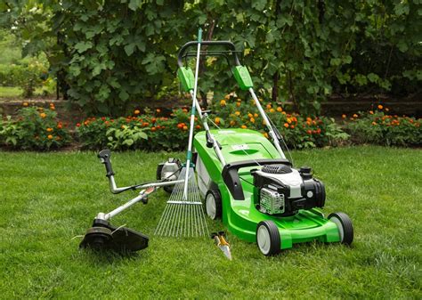 5 Lawn Care Tools Everyone Should Have For Their Yard Better Housekeeper