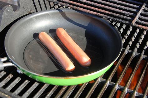 How To Cook Hot Dogs On The Stove