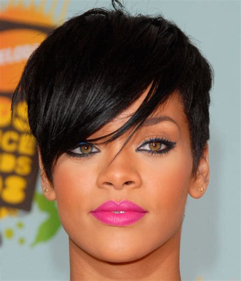 Cute Female Singer Picture Of Rihanna With Very Short Hairtyle And Long Side Bangs