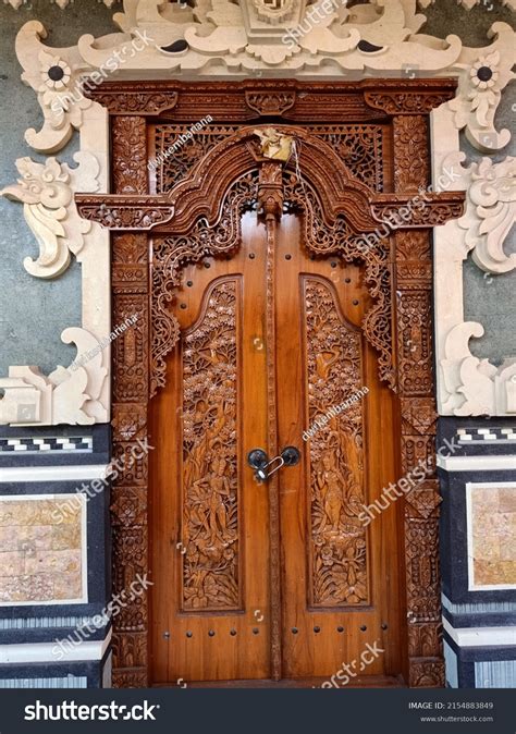 This Door Balinese Art Called Gebyog Stock Photo 2154883849 Shutterstock