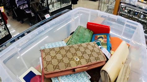 You can wipe and hand wash your coach bags carefully, but it's not recommended to wash them in the washing. Japan Preloved Bags - Second Hand Store - YouTube