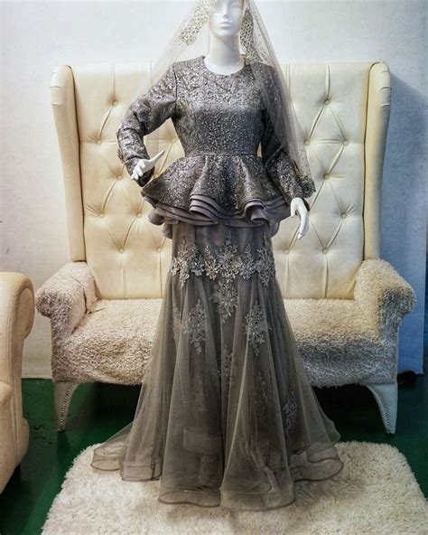 tradisional baju pengantin songket maroon wedding dress sri astana cyberjaya presley strosin