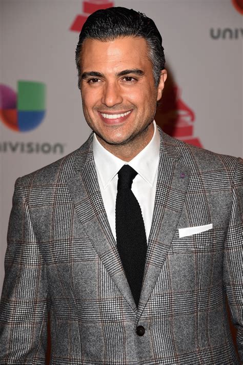 Jane The Virgins Jaime Camil Shares Some Season Two Teasers About The