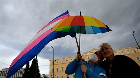 Grécia Torna Se Primeiro País Cristão Ortodoxo A Legalizar Casamento De Pessoas Do Mesmo Sexo