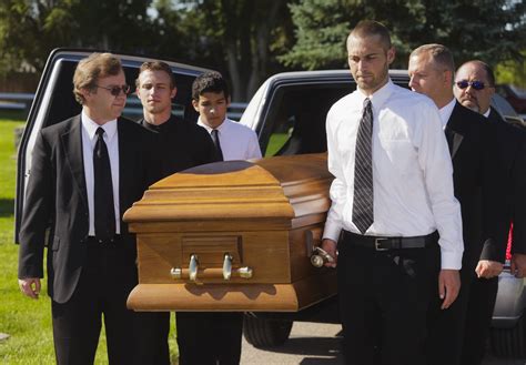 What Is Expected Of A Pallbearer In 2020 Funeral Etiquette Funeral