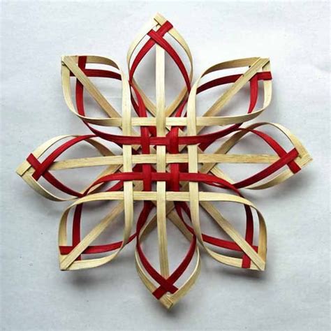 Large Woven Carolina Snowflake In Walnut And Red