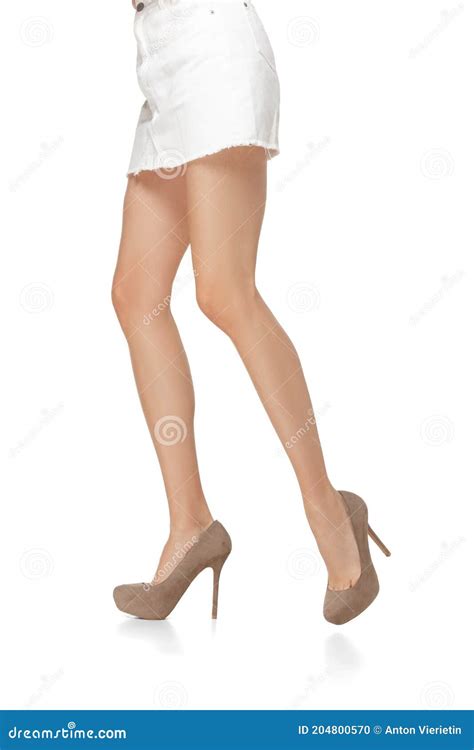 Hermosas Piernas Largas Delgadas Femeninas En Zapatos Elegantes