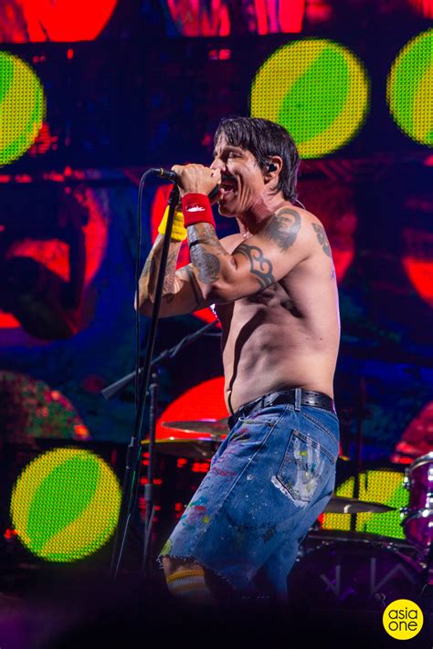 36 Years And Spicy As Ever Red Hot Chili Peppers Turn The Heat Up At