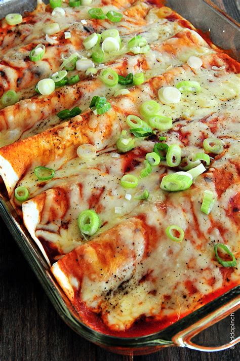 Chicken enchiladas with caramelized onions, green chiles, and other really good stuff. Chicken Enchiladas #Recipe - My Favorite Recipes