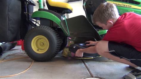 How To Attach A Mulcher To A John Deere 100 Series 125 Automatic Youtube
