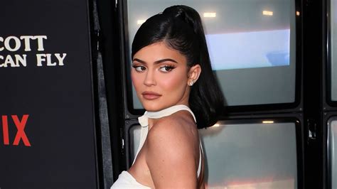 Kuwtk Kylie Jenner Calls Out Fake Screenshot Of Initial ‘brown Skinned Girl Caption She Wrote