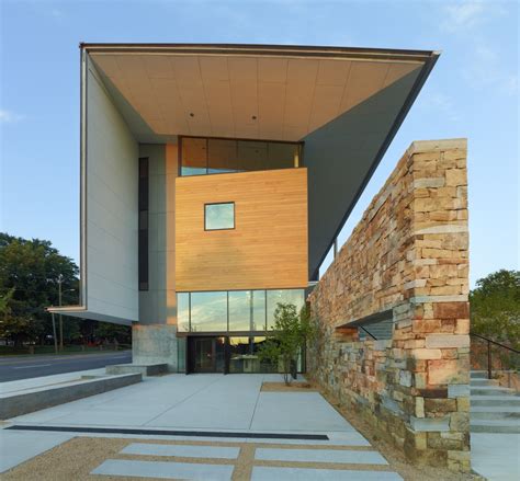 Wccv flooring design center, stow, ohio. AIANC Center for Architecture and Design / Frank Harmon Architect | ArchDaily