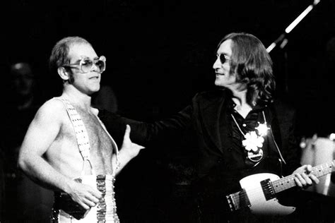 Один из самых волшебных моментов в моей жизни Элтон Джон о выступлении с Джоном Ленноном Афиша