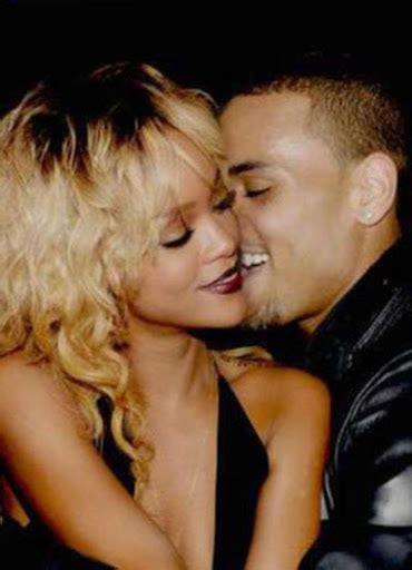 Rihanna And Chris Brown Fighting About Drake