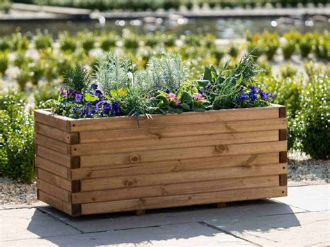 What To Put In The Bottom Of A Planter For Drainage Gardening Tips