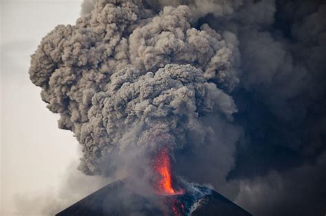 Best Volcano Eruption Photos Of 2015 Los Angeles Times