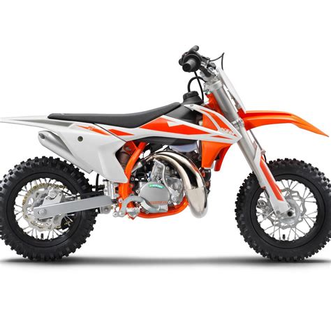 The ktm 50 sx is the next step up for children that have had some time on a smaller bike already and are ready for the full on version of a race bike that will still fit their smaller frames. ktm-sx-50-mini-2018 | Moto-Center Thun