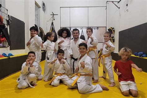 Benef Cios Do Karate Para Crian As Porto Alegre Karate Club