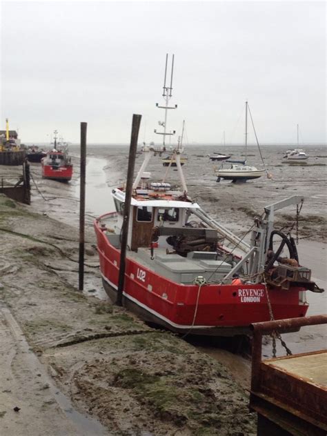 Old Leigh Fishing Boats Southend On Sea British Seaside Seaside Towns