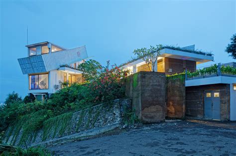 Meski layoutnya sangat sederhana, tapi tentunya. Clay House: Rumah yang Terbangun di Area Perbukitan Lombok ...