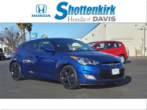 Pre Owned 2017 Hyundai Veloster Value Edition Value Edition 3dr Coupe