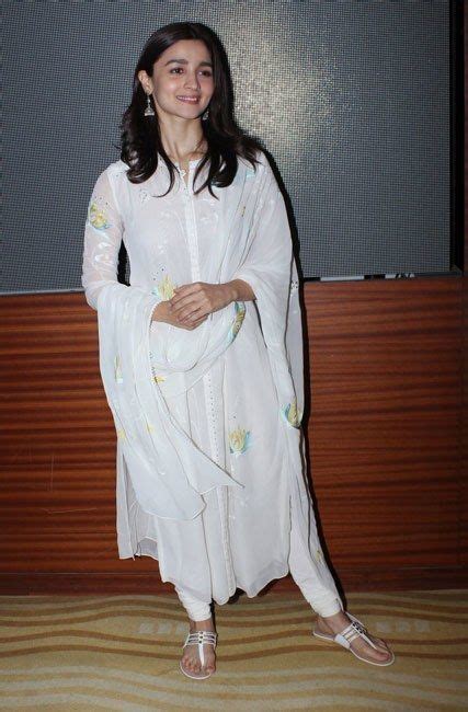 Celebs In White Kurtas Casual Indian Fashion Dress Indian Style
