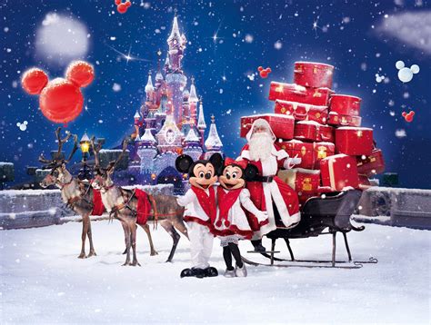 Disney Christmas Parade Mickey Mouse Christmas Disneyland Christmas