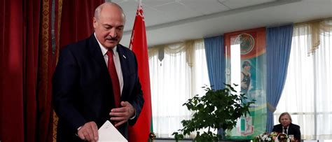 Eleccions presidencials bielorusses de 2015 (ca); Belarusian president maintains hold on power after elections