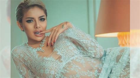 Nikita Mirzani Foto Kelewat Vulgar Di Seri The Naked Nikita Unggahannya Bikin Netizen Ser