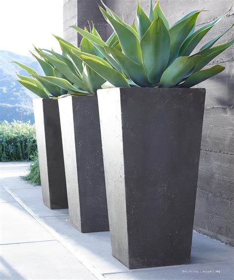 Epic Beautiful 25 Modern Outdoor Planters For Your Front Porch