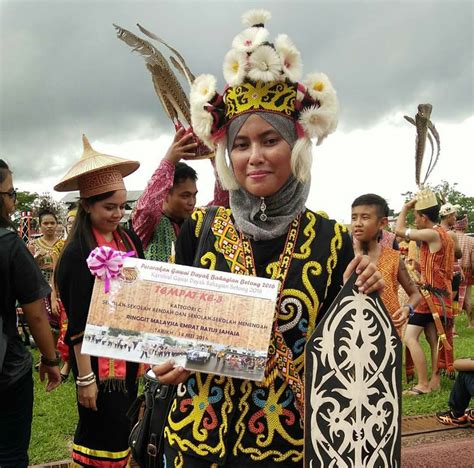 The iban tribe are from sarawak, borneo. Saya berasal dari Johor, Suami Iban Betong Sarawak. Saya ...