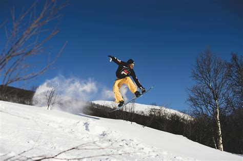10 Snowboard Tricks You Can Learn Quickly