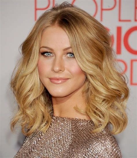 23 Chic Medium Hairstyles For Wavy Hair Styles Weekly