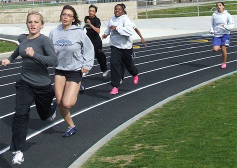 Track Athletes Prepare For Cougar Classic Banning Ca Patch