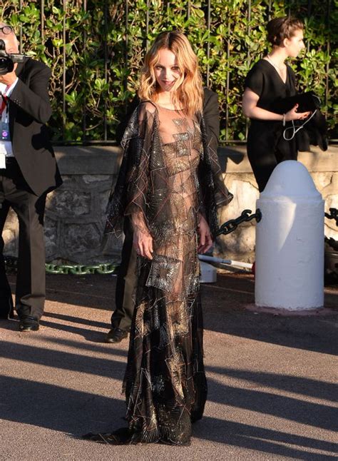 Cannes 2016 Vanessa Paradis Hyper Sexy Dans Sa Robe Transpar Télé Star