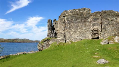 What Is The Oldest Castle In Scotland