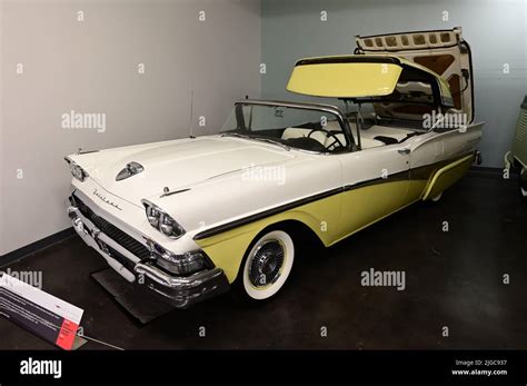 A classic car at a car museum in America Stock Photo - Alamy