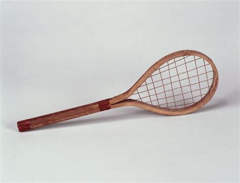 raquette de tennis années 1900 collection mns sport mode tennis