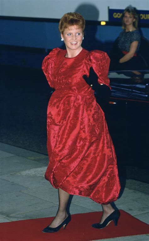 Sarah Duchess Of York 1988 Royal Pregnancy Style Popsugar Fashion