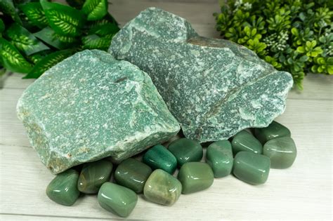 Green Aventurine Meanings And Crystal Properties The Crystal Council